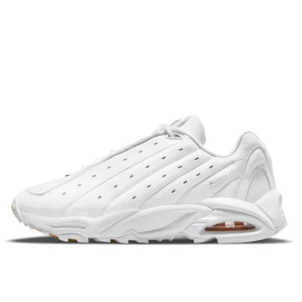 nike-hot-step-air-terra-nocta-white-2-600x600-1 נעלי Nike Hot Step Air Terra NOCTA White בעיצוב יוקרתי ונוחות מתקדמת - Image 1