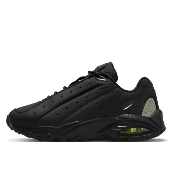 nike-hot-step-terra-nocta-black-2-600x600-1 נעלי Nike Hot Step Air Terra NOCTA Black בעיצוב יוקרתי ונוחות מרבית - Image 1